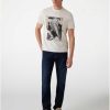 GUESS Mens Short Sleeve Movie Girl Tee-4